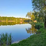 W Centrum Z Widokiem Na Jeziorko Apartment *