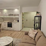 W Centrum Z Widokiem Na Jeziorko 아파트 *