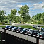 W Centrum Z Widokiem Na Jeziorko 아파트