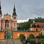 아파트 W Centrum Z Widokiem Na Jeziorko 케트르진