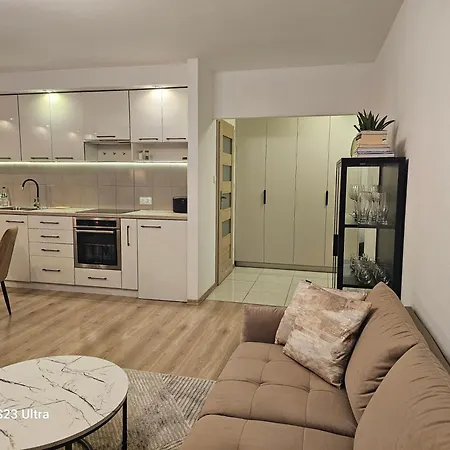 W Centrum Z Widokiem Na Jeziorko Apartment *