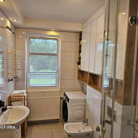 W Centrum Z Widokiem Na Jeziorko *