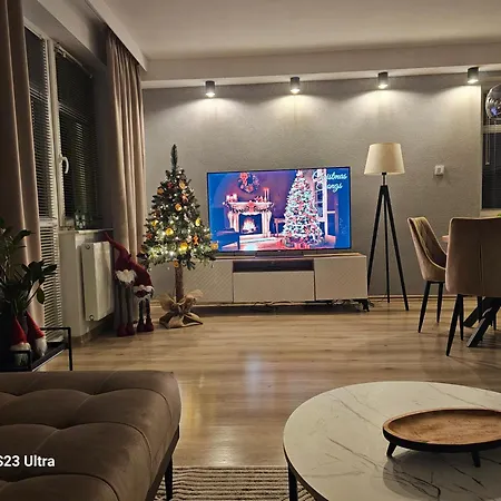 W Centrum Z Widokiem Na Jeziorko Διαμέρισμα